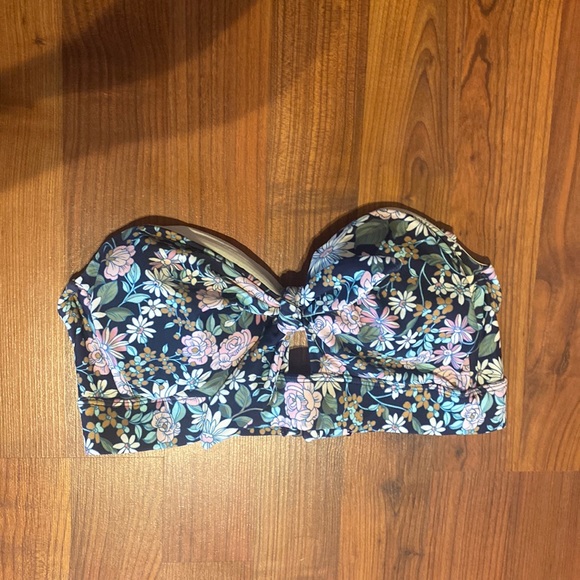 Bikini top - Picture 1 of 3